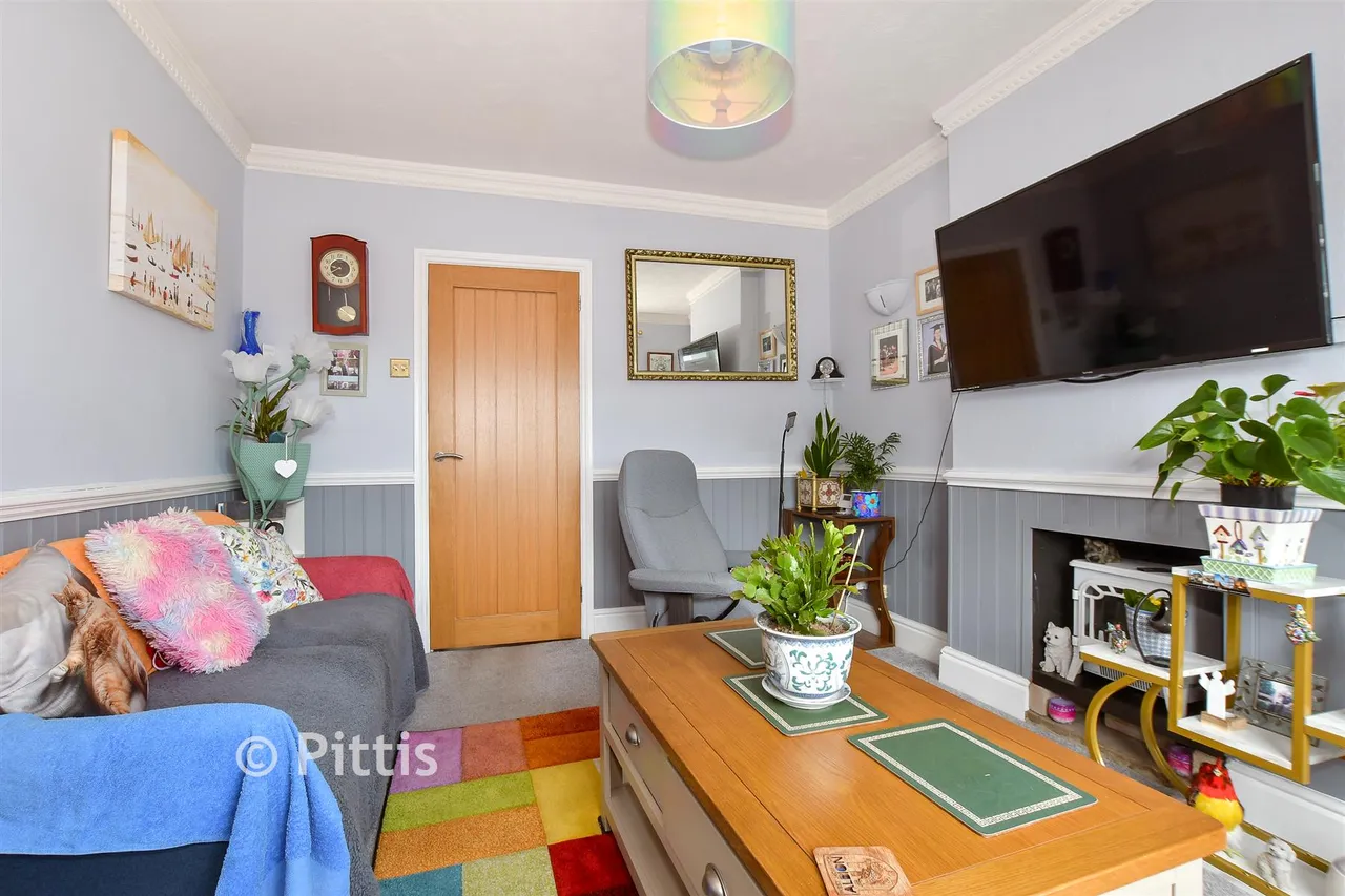 Denness Road, Sandown, PO36, photo 5