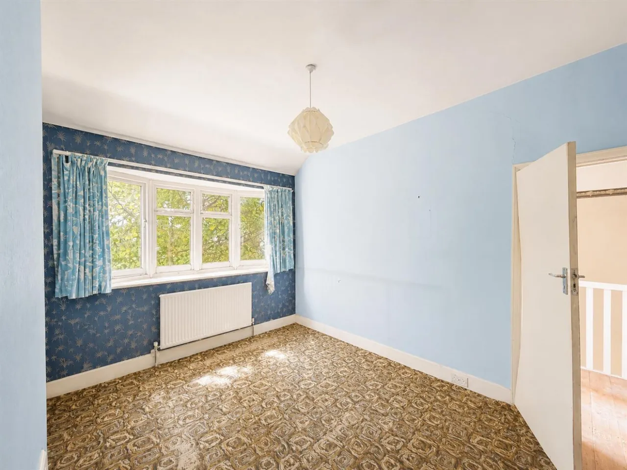 Semi-Detached For SaleOxford Avenue, Heston, TW5, photo 5