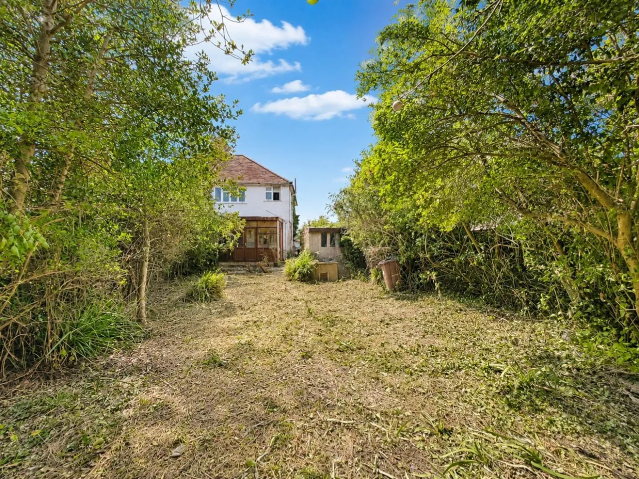 Semi-Detached For SaleOxford Avenue, Heston, TW5, photo 6