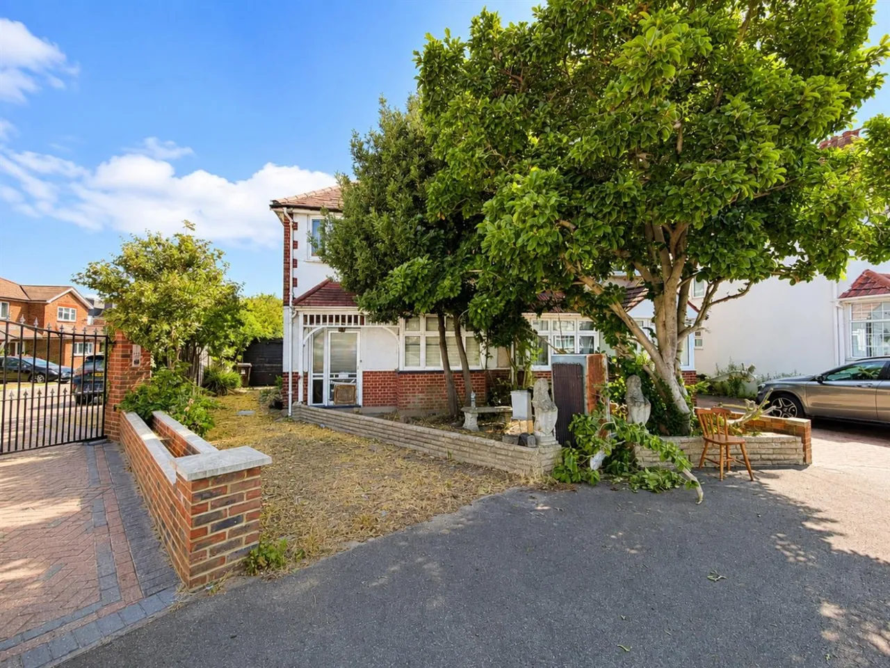 3 bed house for sale, Semi-Detached For SaleOxford Avenue, Heston, TW5