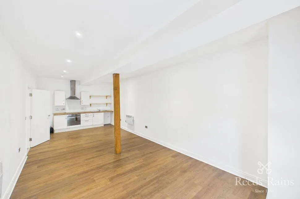 2 bed flat for sale, Healey Wood Road, Burnley, BB11