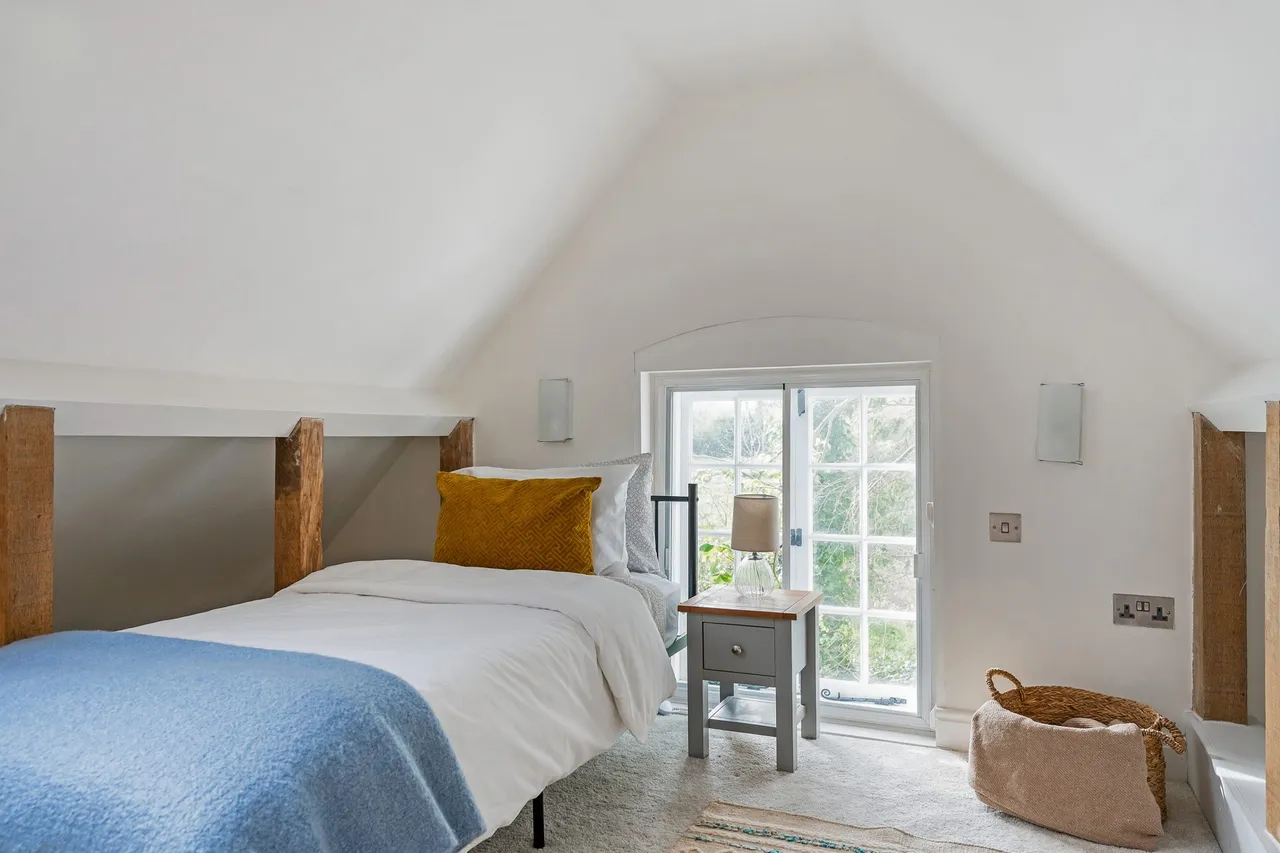 The Granary Hook Road, North Warnborough, Hook, RG29 1EU, photo 16