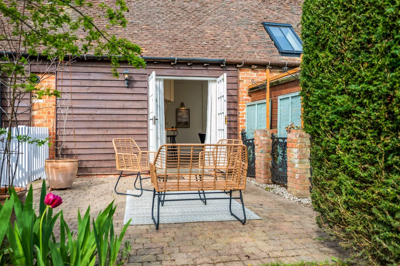 The Granary Hook Road, North Warnborough, Hook, RG29 1EU, photo 18