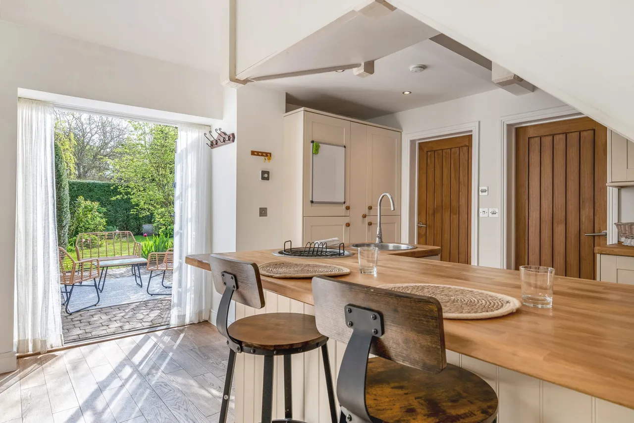 The Granary Hook Road, North Warnborough, Hook, RG29 1EU, photo 3
