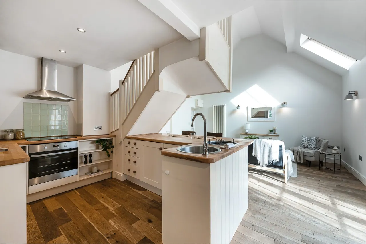 The Granary Hook Road, North Warnborough, Hook, RG29 1EU, photo 5