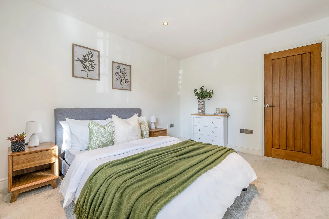 The Granary Hook Road, North Warnborough, Hook, RG29 1EU, photo 13