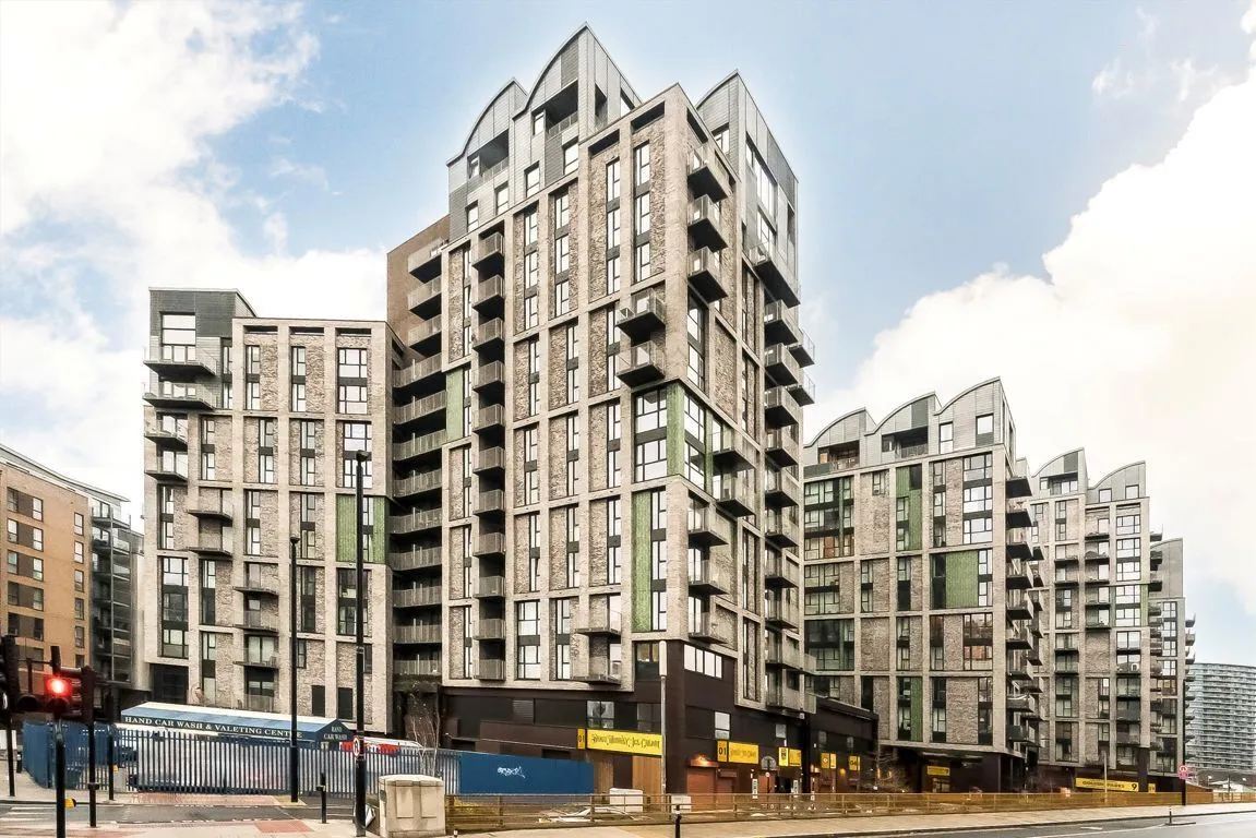 Caxton Street North, Royal Wharf, photo 4