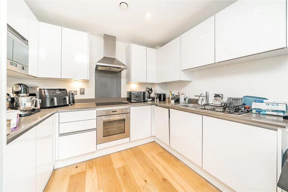 Caxton Street North, Royal Wharf, photo 3
