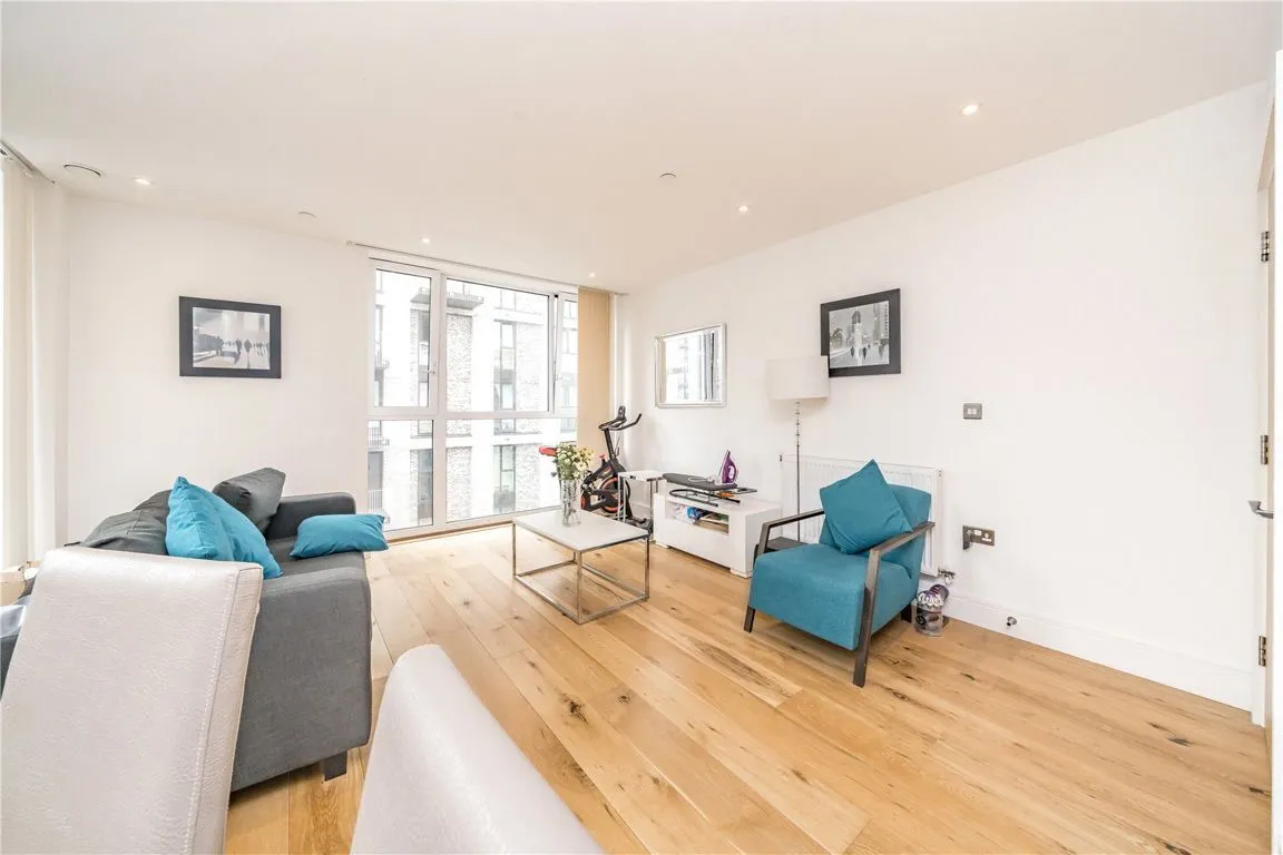 1 bed flat for sale — Caxton Street North, Royal Wharf