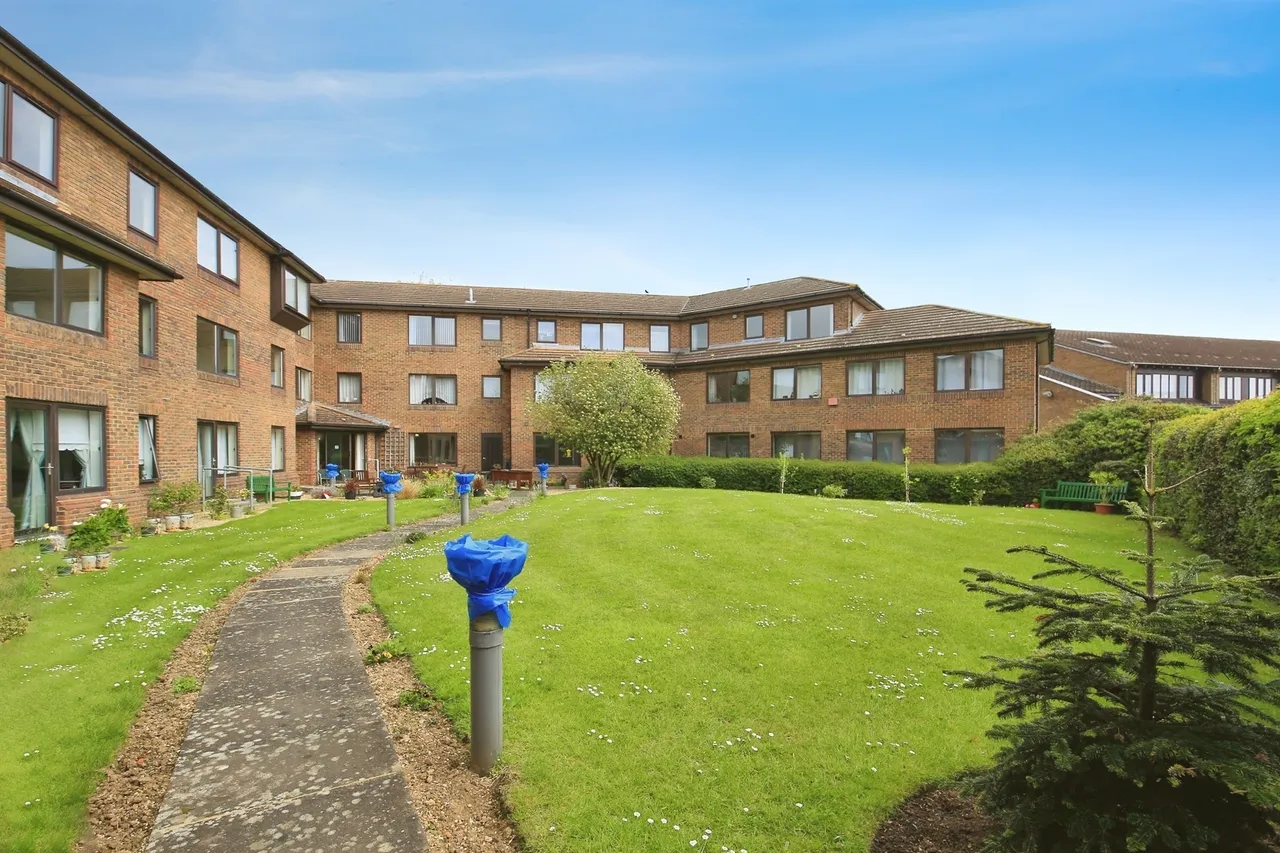 1 bed flat for sale — Homenene House, Orton Goldhay, Peterborough