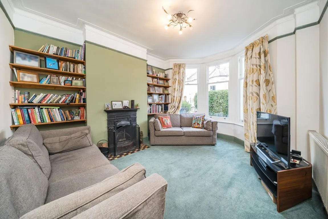 Haverhill Road, SW12, photo 2