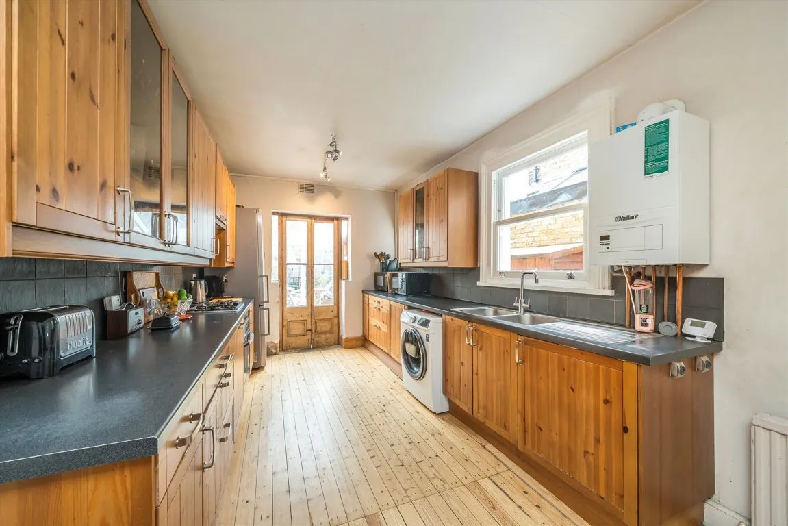 Haverhill Road, SW12, photo 3