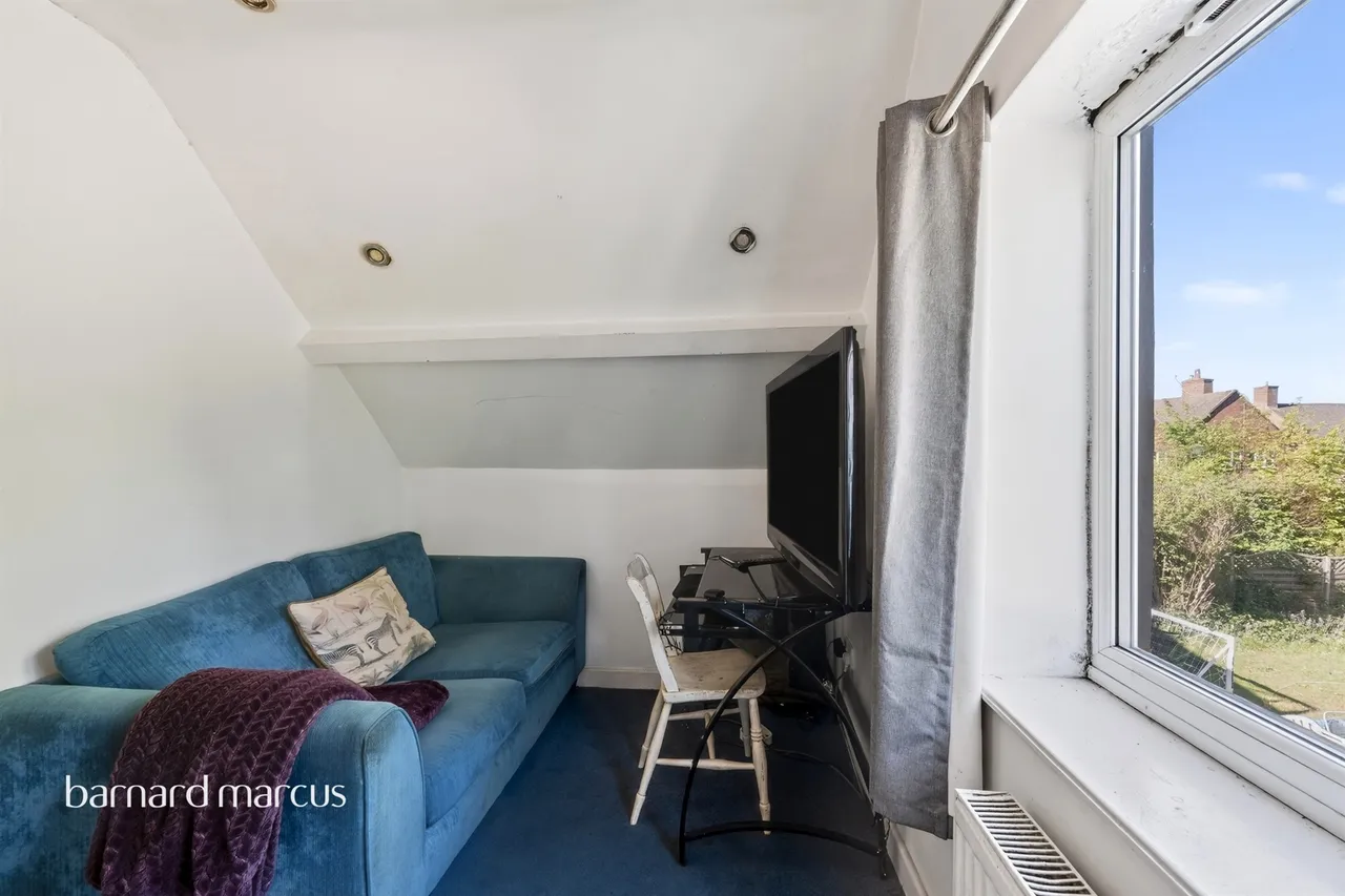 Woodcote Road, Epsom, KT18, photo 7