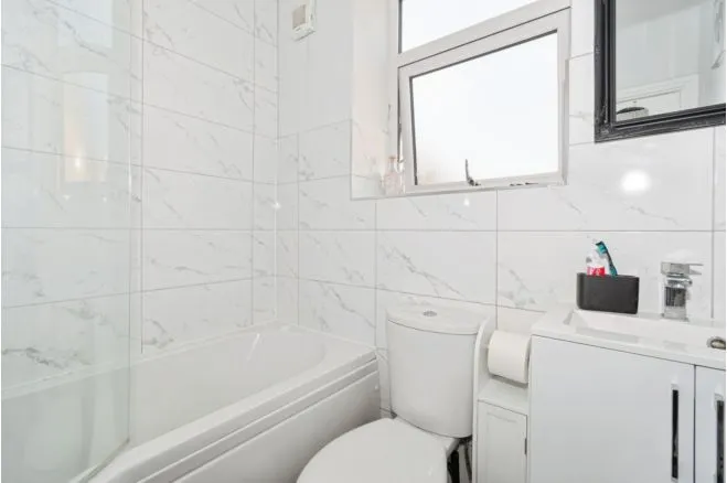 Clara Street, Farsley, LS28, photo 13