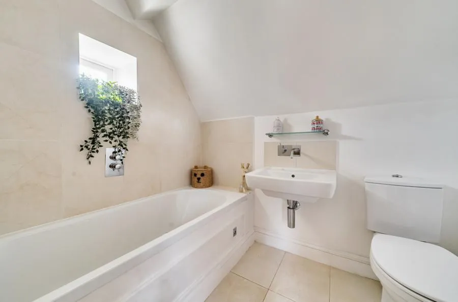 Bridgeman Drive, Windsor, SL4, photo 12