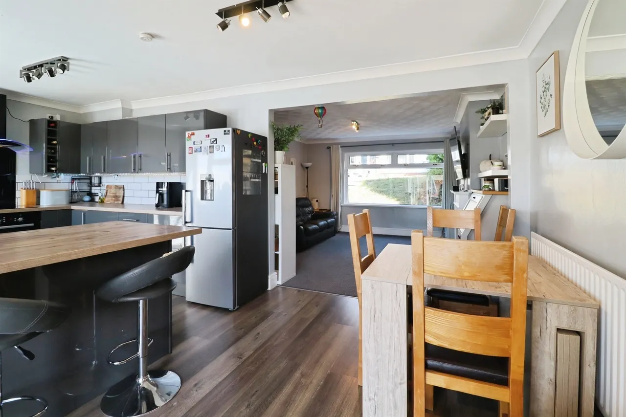 Llandilo Close, Dinas Powys, CF64, photo 10