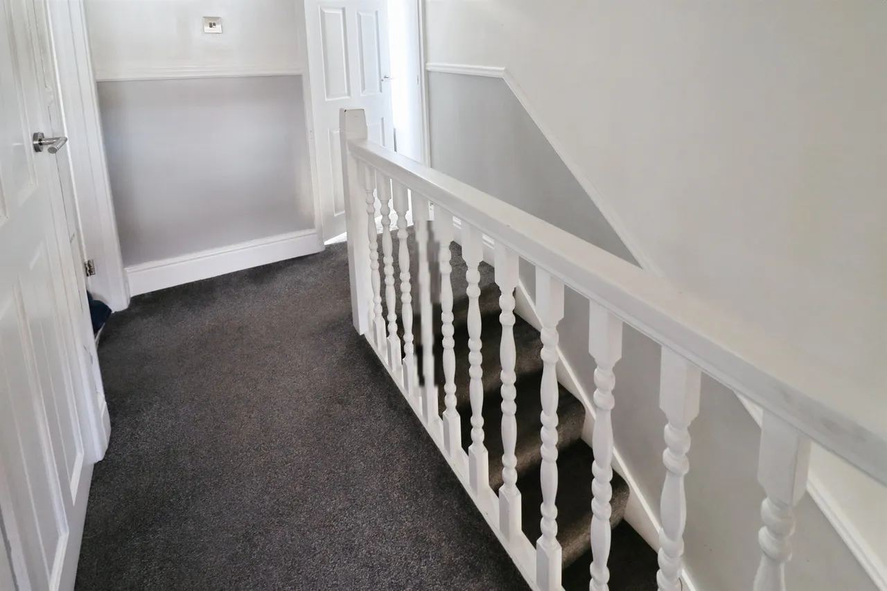 Llandilo Close, Dinas Powys, CF64, photo 13