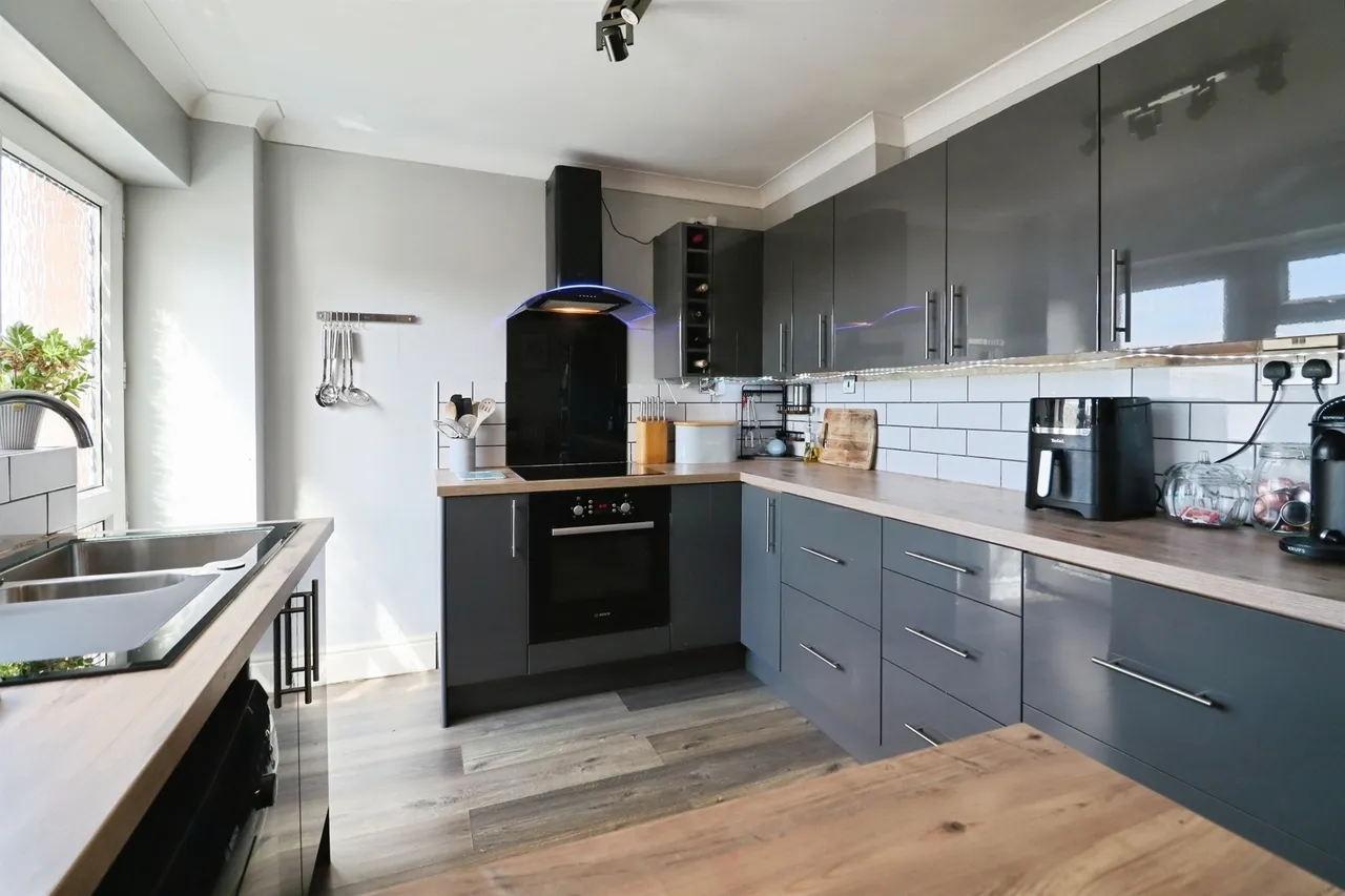 Llandilo Close, Dinas Powys, CF64, photo 7