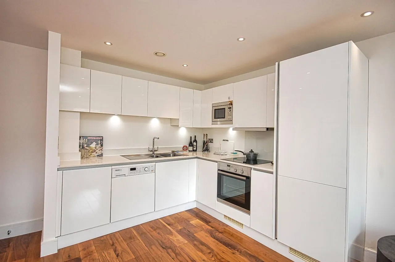 Titan Court, Mill Hill, NW7, Flower Lane, NW7, photo 3