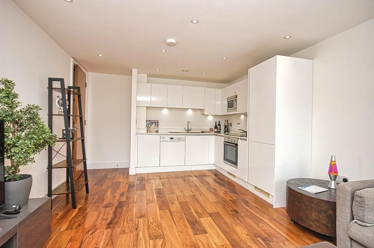 Titan Court, Mill Hill, NW7, Flower Lane, NW7, photo 7