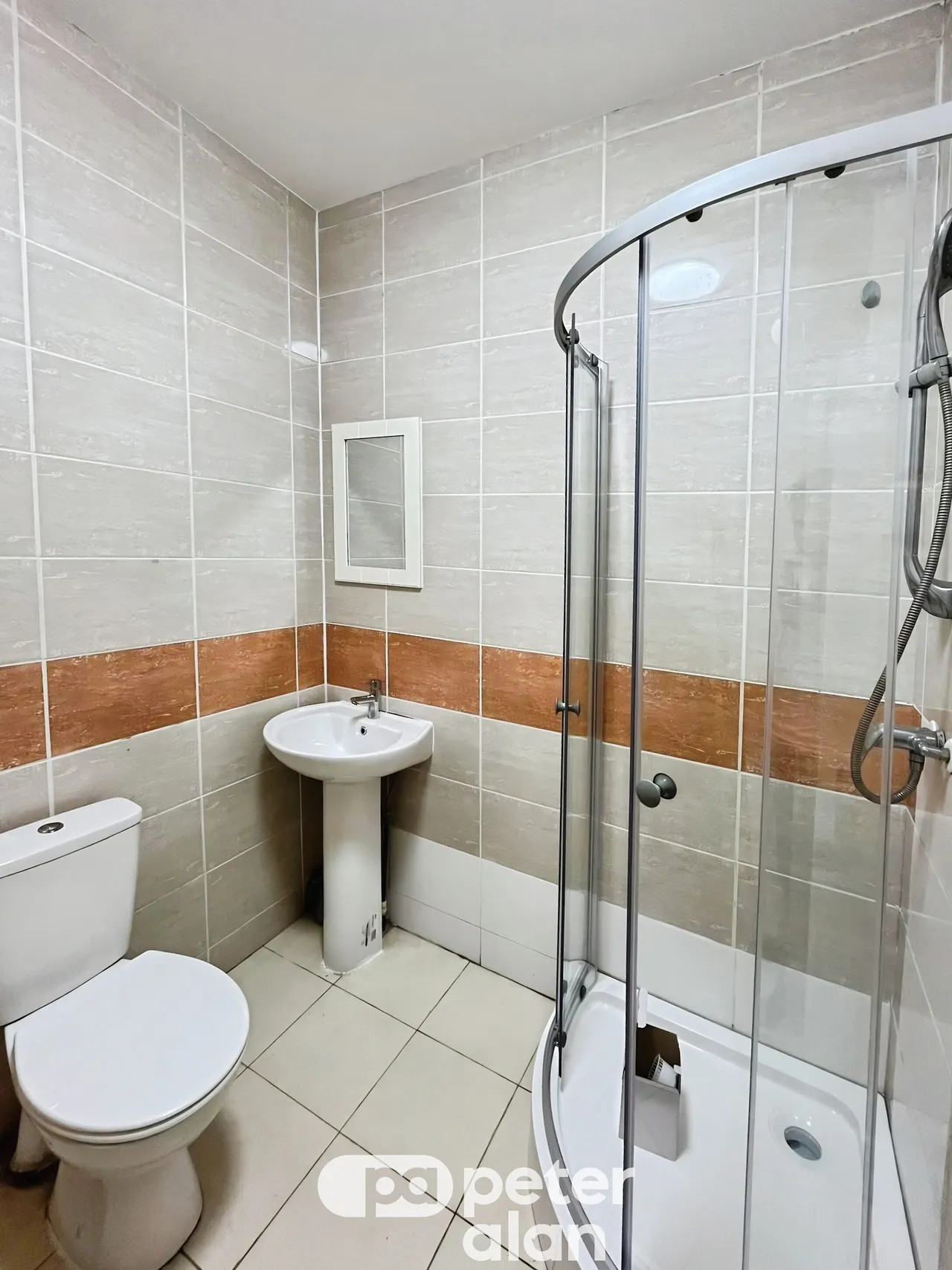 Colum Road, Cardiff, CF10, photo 2