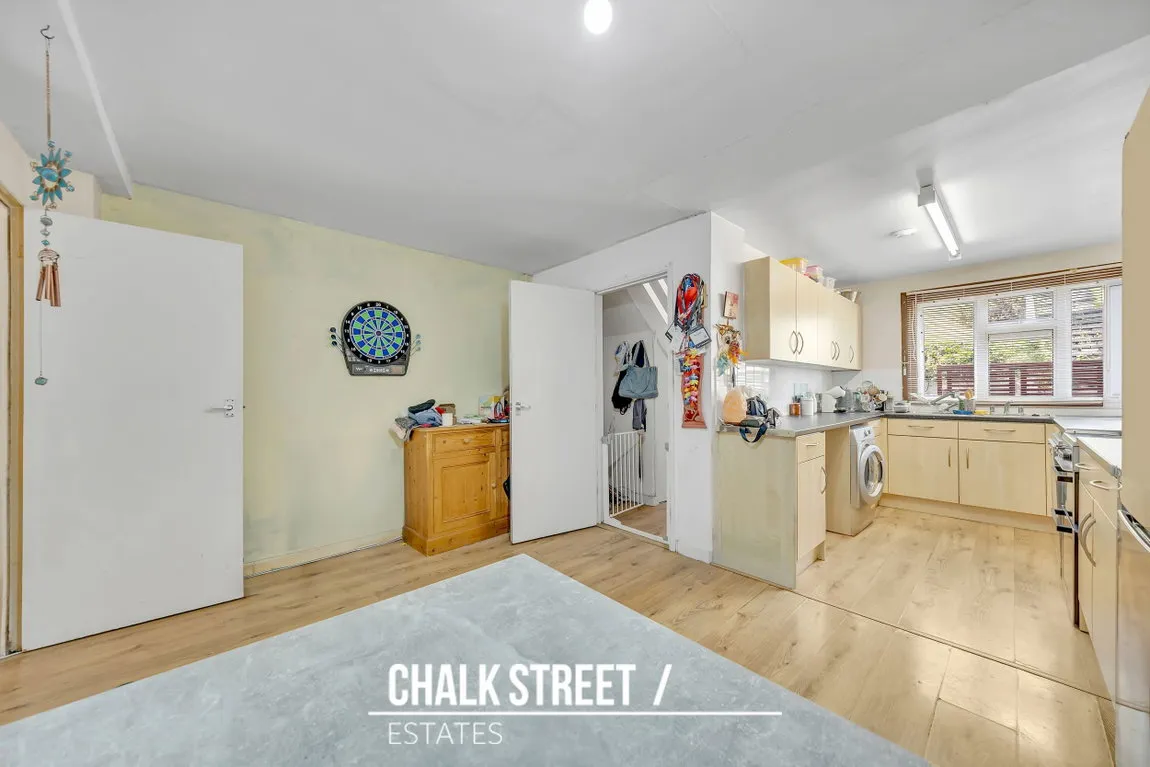 Dunster Crescent, Hornchurch, RM11, photo 5