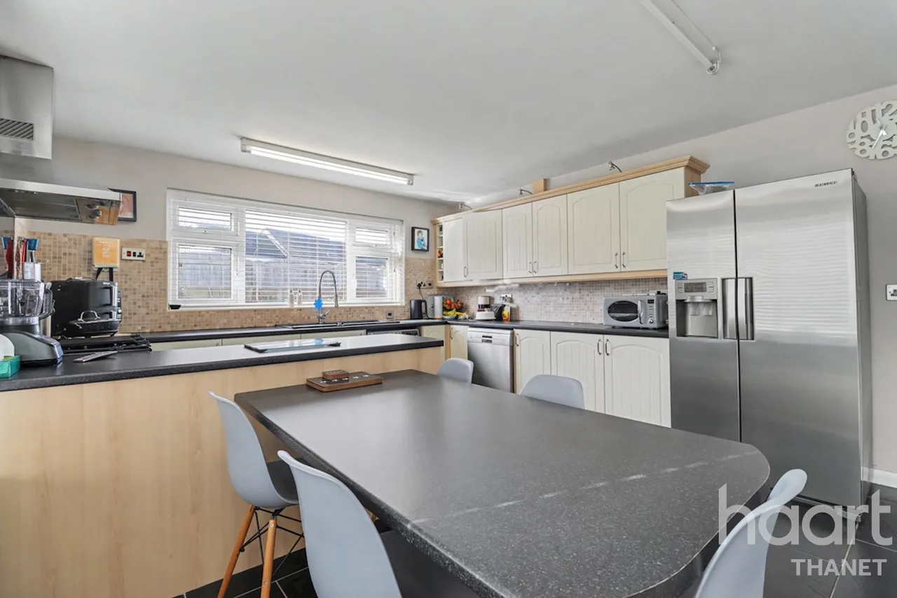 Tivoli Park Avenue, Margate, CT9, photo 5