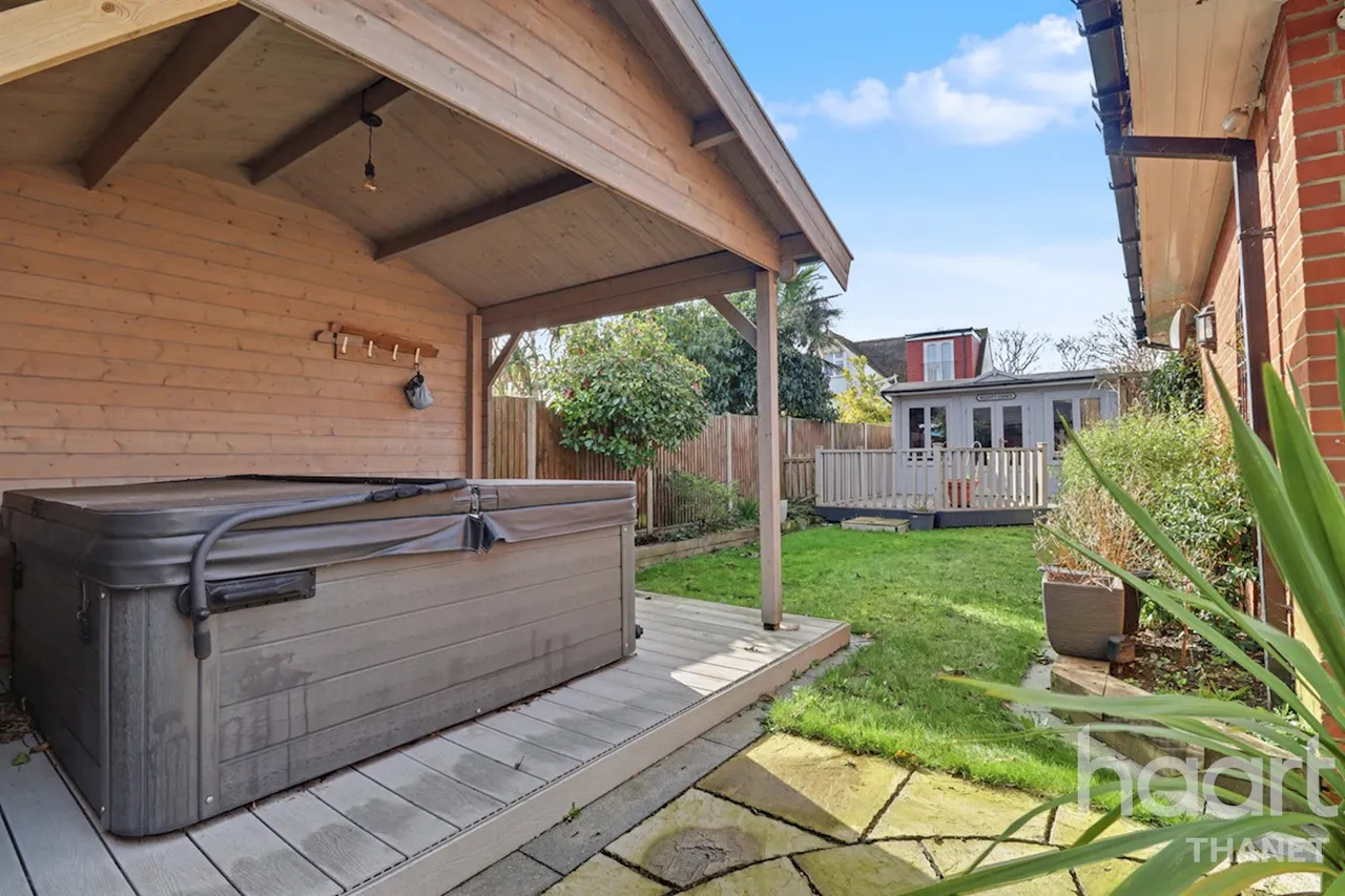 Tivoli Park Avenue, Margate, CT9, photo 22