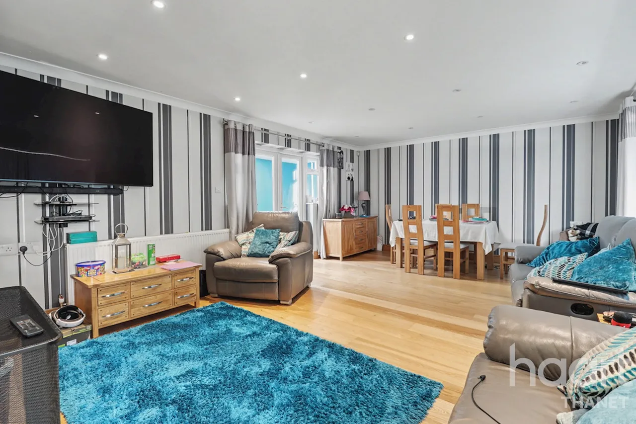 Tivoli Park Avenue, Margate, CT9, photo 2
