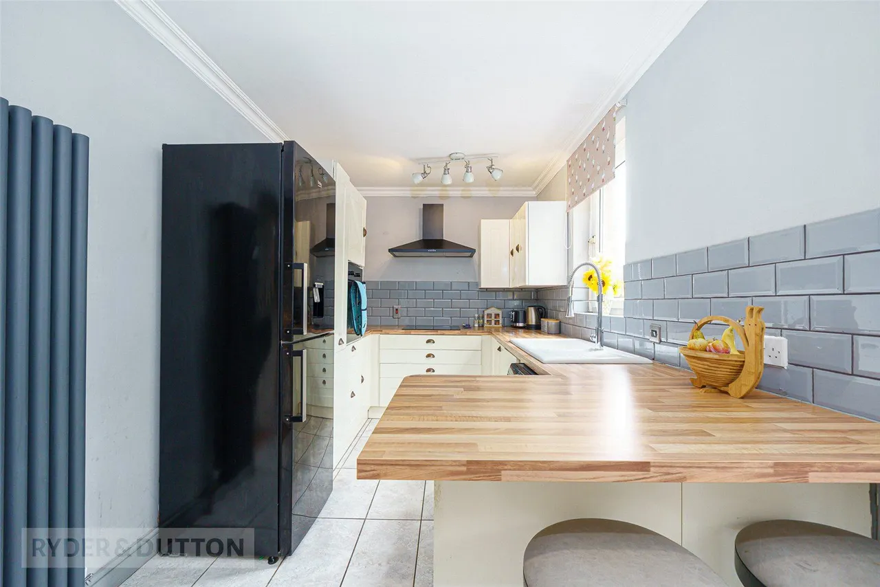 Hollin Avenue, Marsh, HD3, photo 4