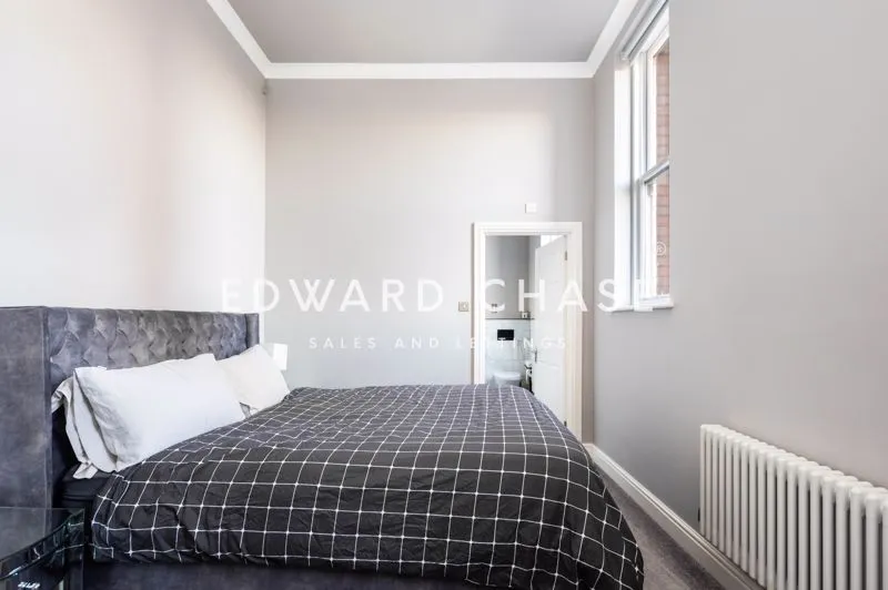 Rosebury Square, Woodford Green, IG8, photo 15
