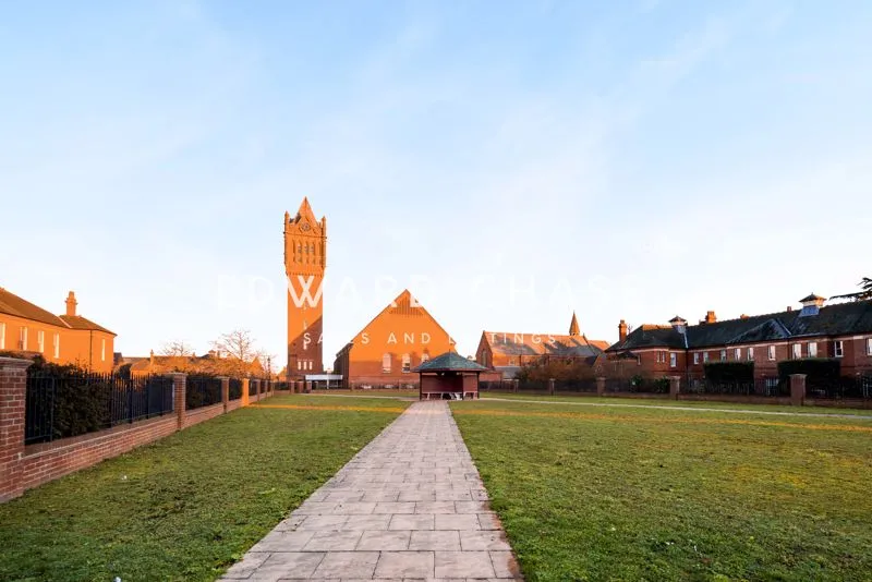Rosebury Square, Woodford Green, IG8, photo 24