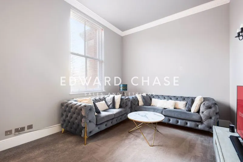 Rosebury Square, Woodford Green, IG8, photo 5
