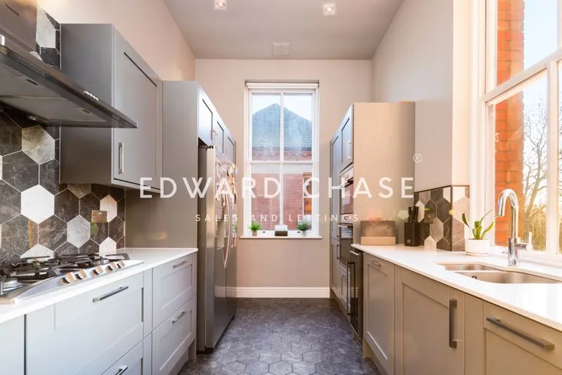 Rosebury Square, Woodford Green, IG8, photo 8