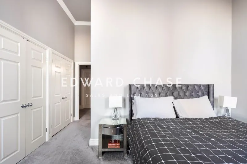 Rosebury Square, Woodford Green, IG8, photo 14