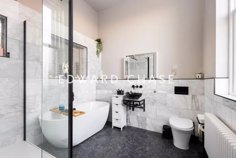 Rosebury Square, Woodford Green, IG8, photo 17