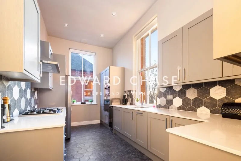 Rosebury Square, Woodford Green, IG8, photo 9