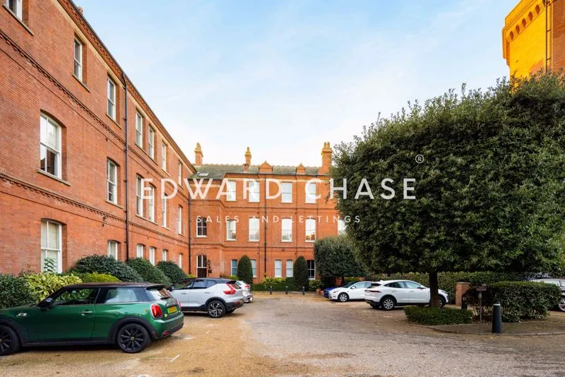 Rosebury Square, Woodford Green, IG8, photo 22