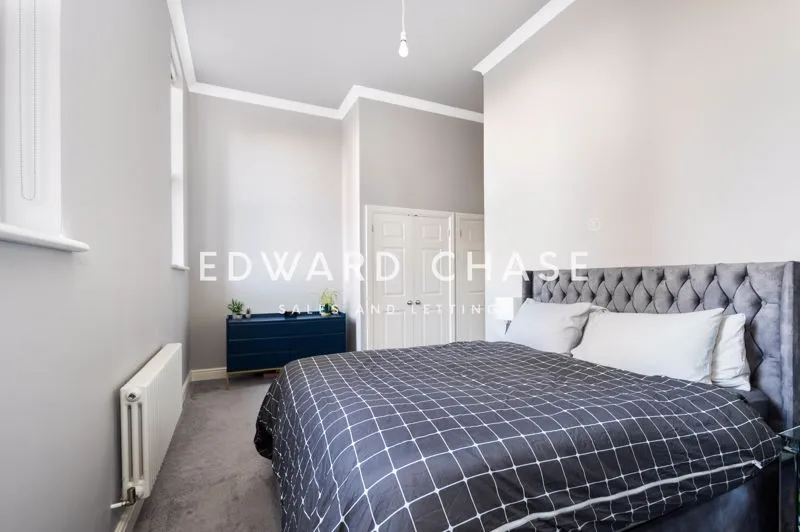 Rosebury Square, Woodford Green, IG8, photo 16