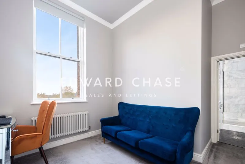 Rosebury Square, Woodford Green, IG8, photo 20