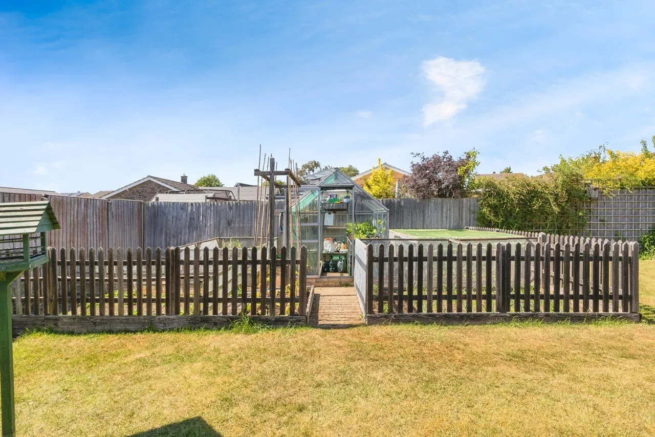 Larch Close, Attleborough, NR17, photo 35