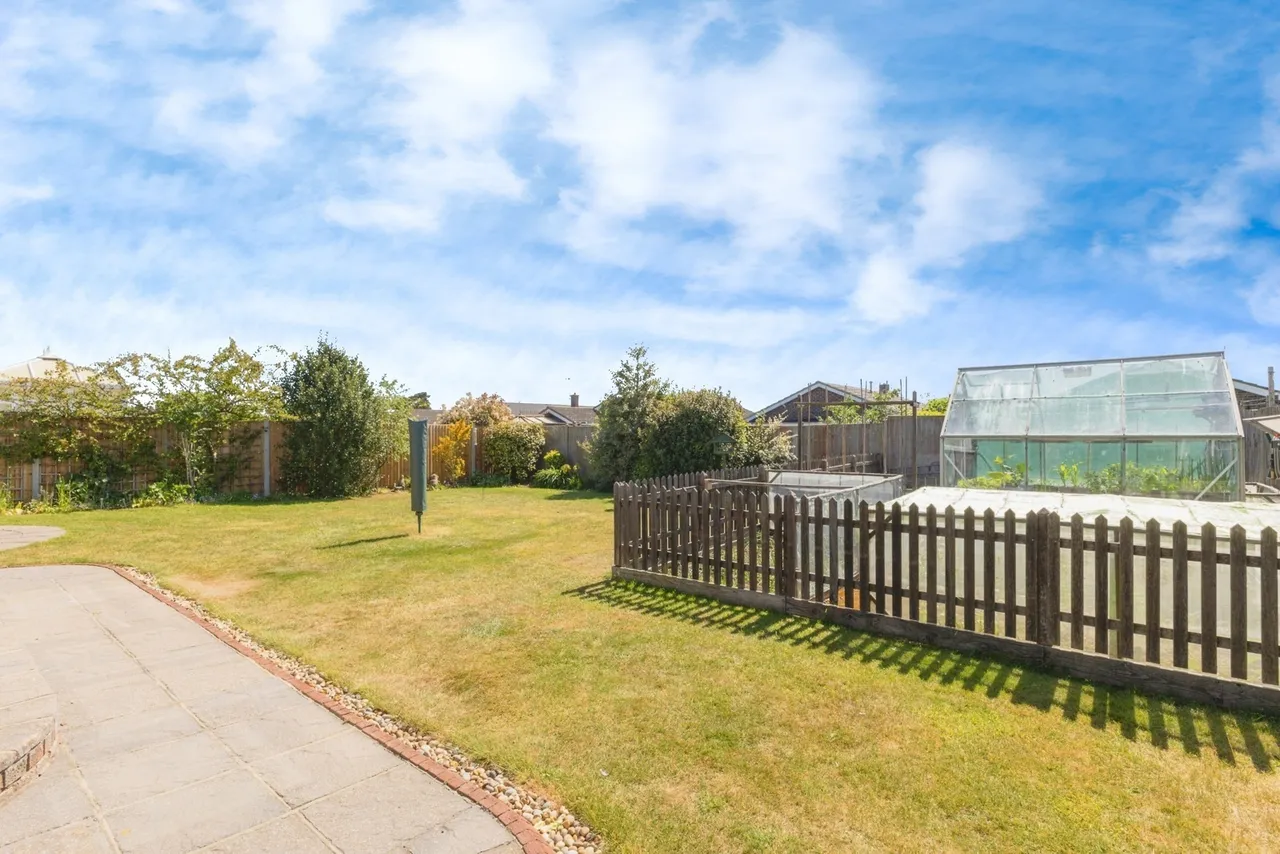Larch Close, Attleborough, NR17, photo 34