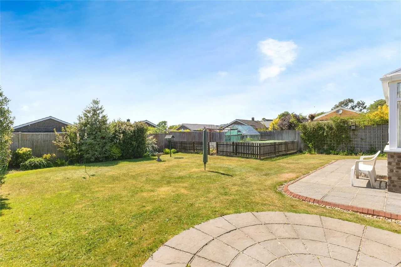 Larch Close, Attleborough, NR17, photo 2
