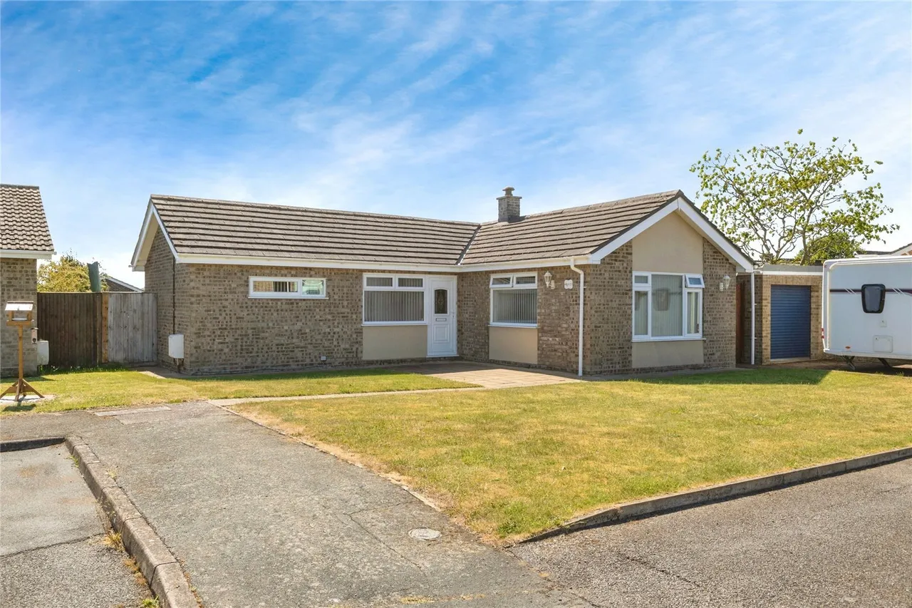 2 bed house for sale — Larch Close, Attleborough, NR17