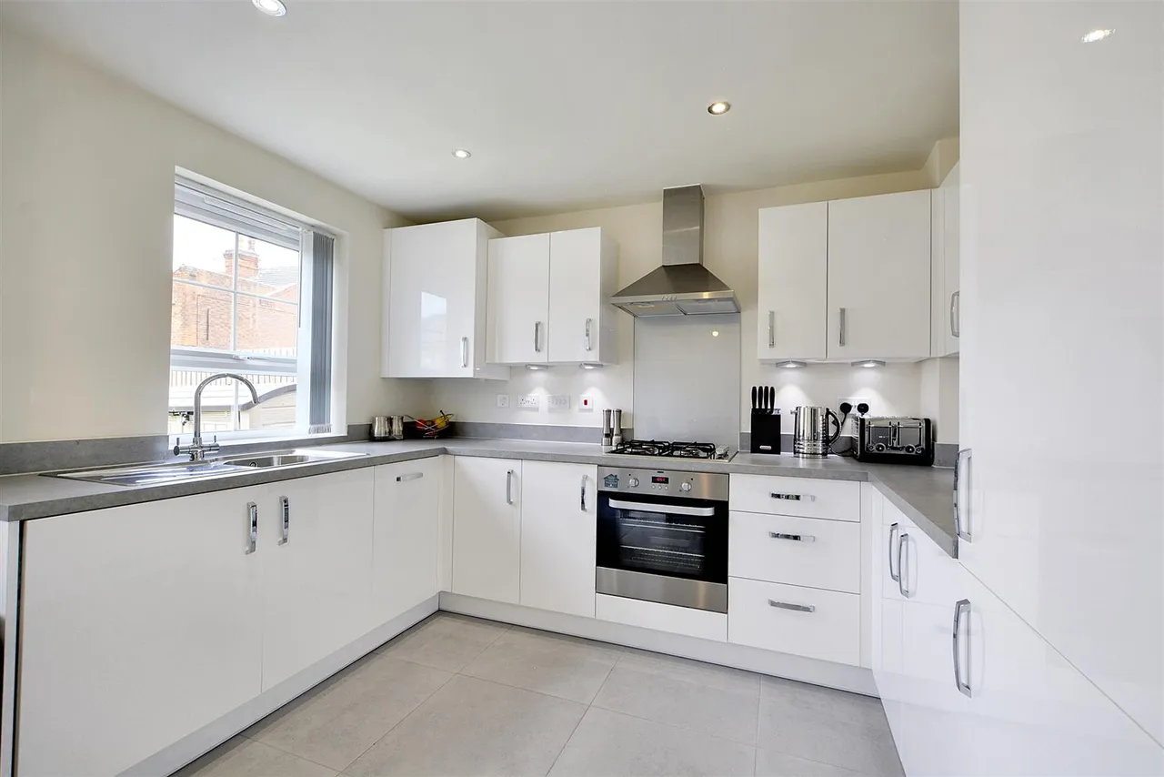 Marconi Drive, Beeston Rylands, NG9, photo 4