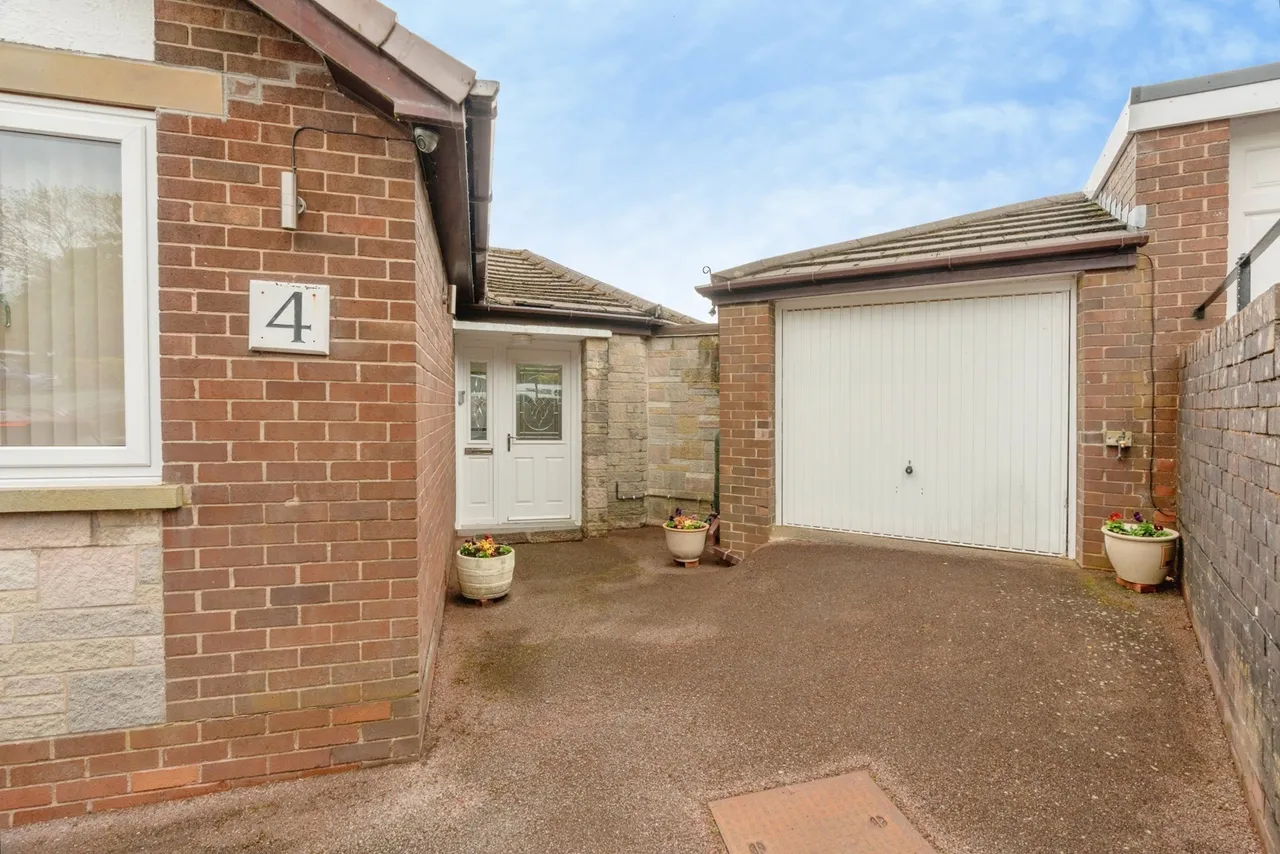 Glendale Close, Burnley, Lancashire, BB11, photo 29