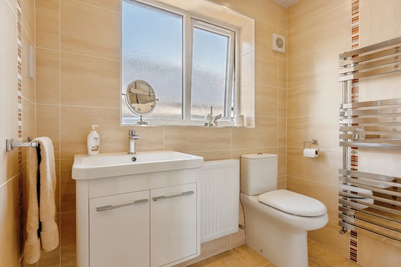 Glendale Close, Burnley, Lancashire, BB11, photo 16