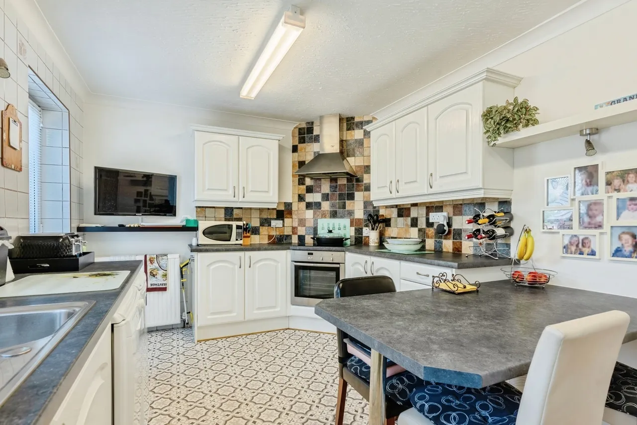 Glendale Close, Burnley, Lancashire, BB11, photo 3