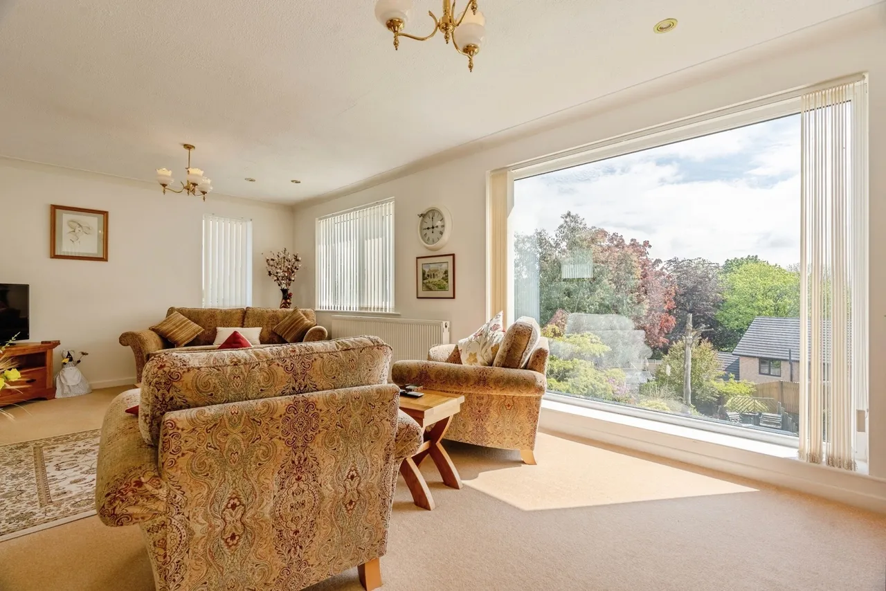 Glendale Close, Burnley, Lancashire, BB11, photo 5