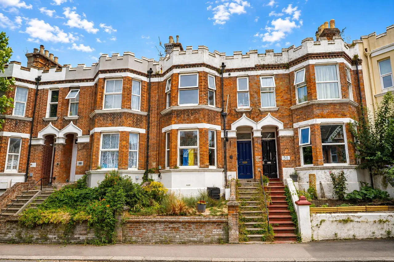 2 bed flat for sale, Milward Road, Hastings